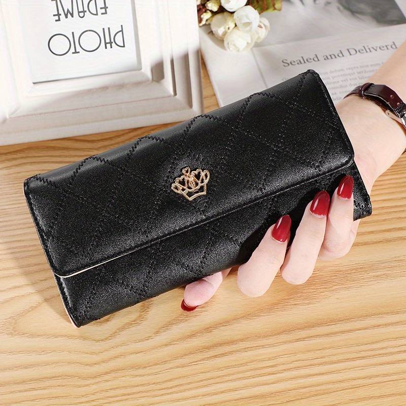 Triangular Wallet with Style Bowlift