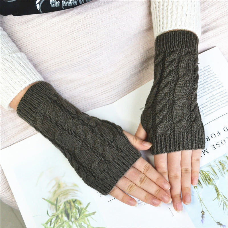 Skanto | Stylish Woolen Mittens
