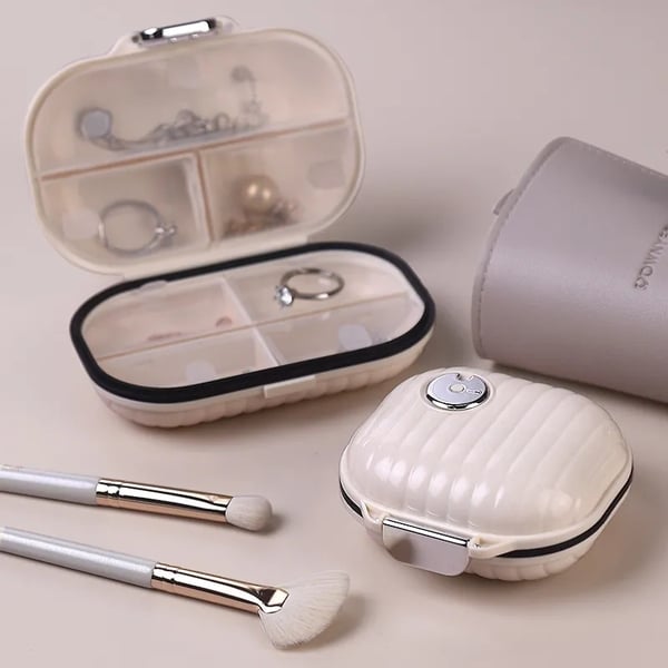 Portable pill case for daily use