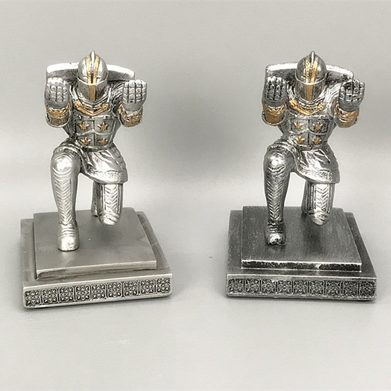 BowLift | knight pen holder