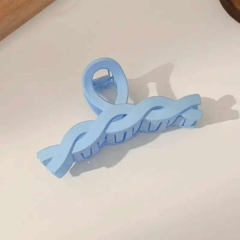 Skanto | Elegant Hair Clip with Strong Hold for All Hair Types