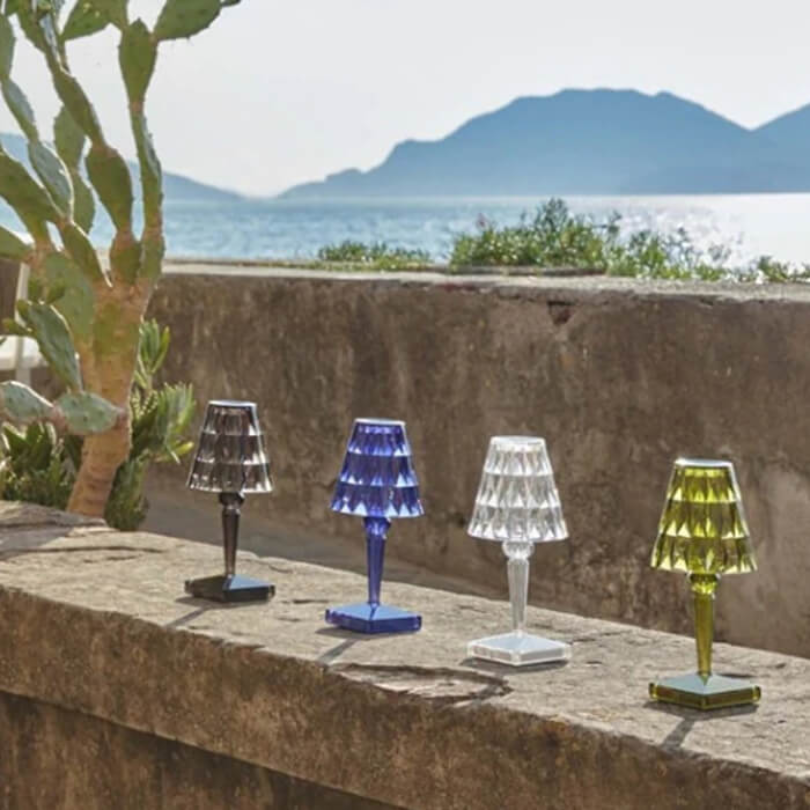 Skanto | Chic Table Lamp with Crystal Design - CrystalLuxe