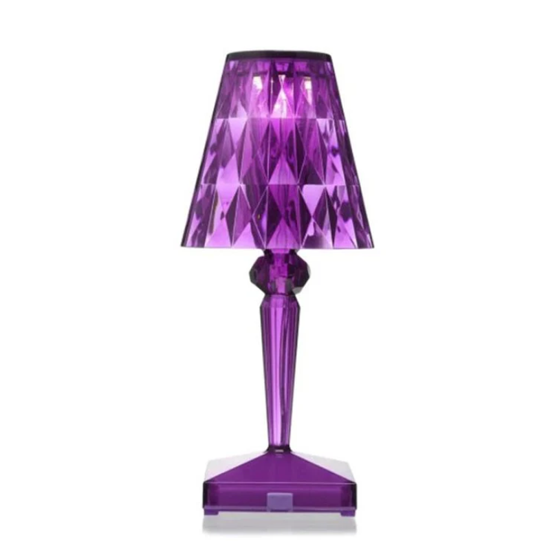 Skanto | Chic Table Lamp with Crystal Design - CrystalLuxe