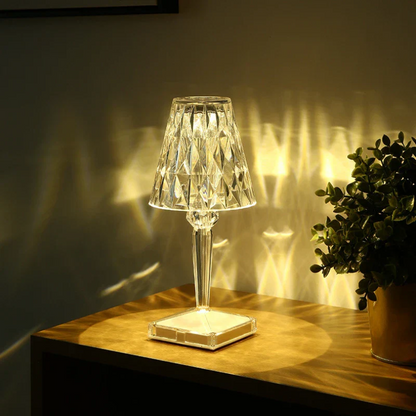 Skanto | Chic Table Lamp with Crystal Design - CrystalLuxe