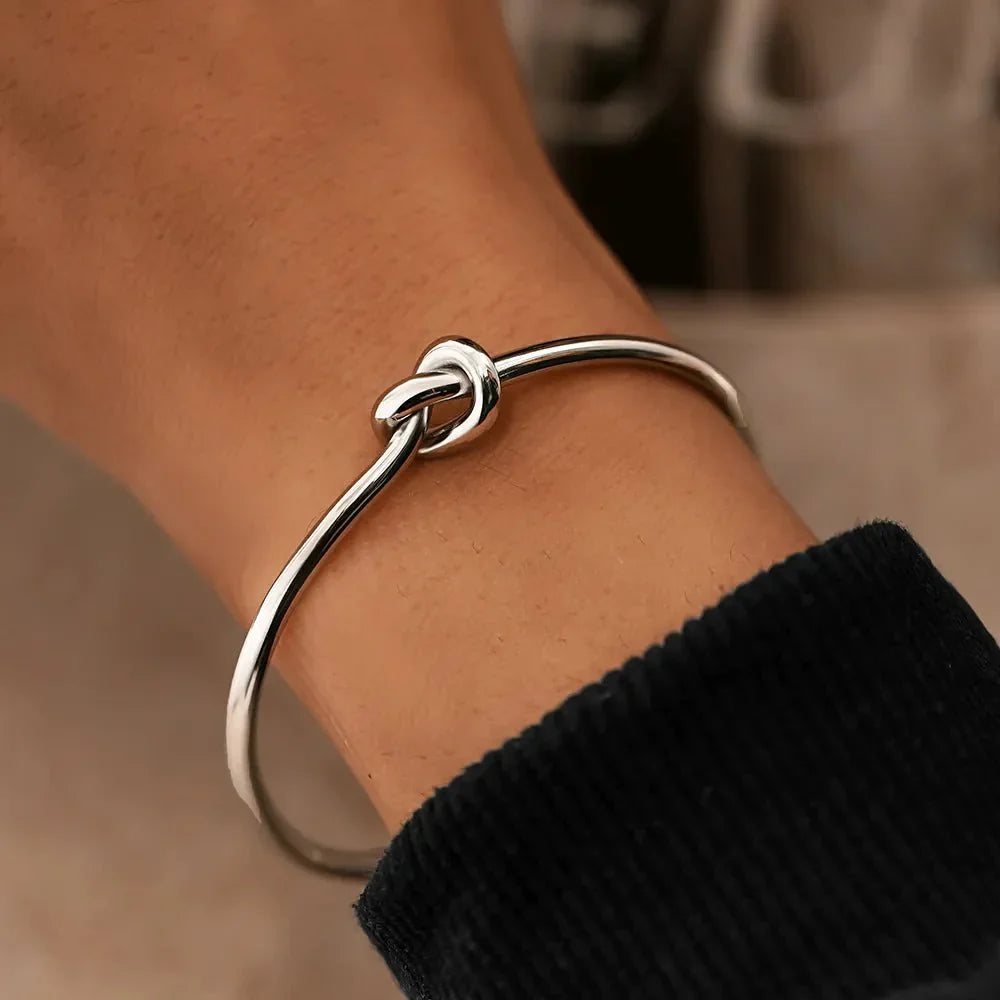 BowLift | Classic Knot Bracelet