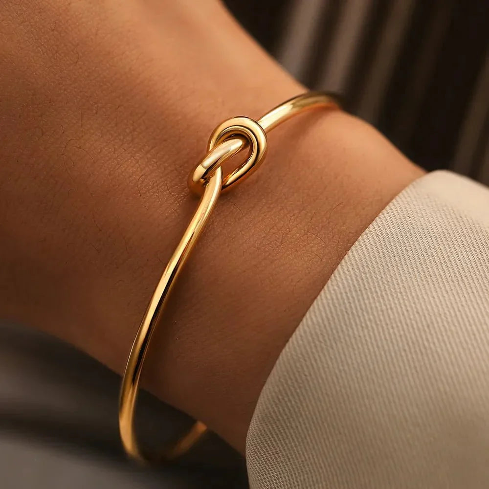 BowLift | Classic Knot Bracelet