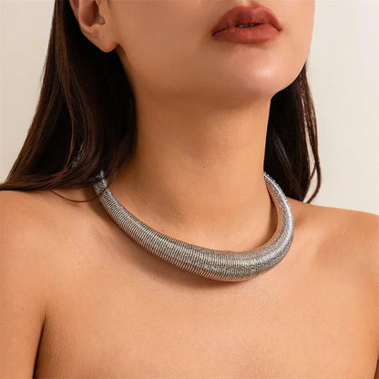 Skanto | Classic Chunky Textured Choker Necklace