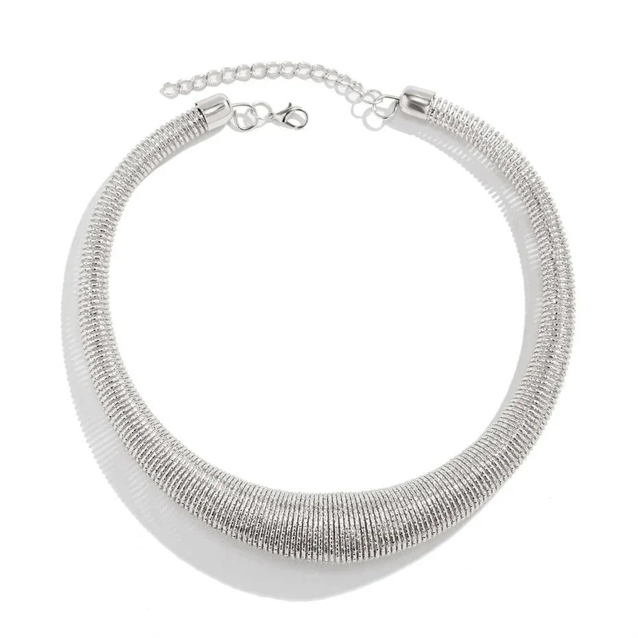 Skanto | Classic Chunky Textured Choker Necklace