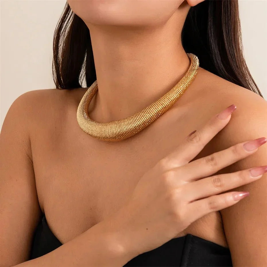 Skanto | Classic Chunky Textured Choker Necklace