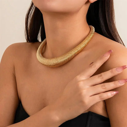 Skanto | Classic Chunky Textured Choker Necklace