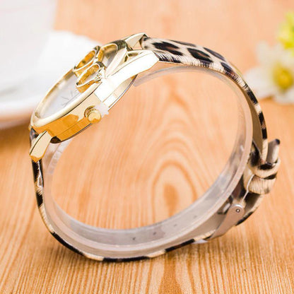 BowLift | Cute Cat Watch