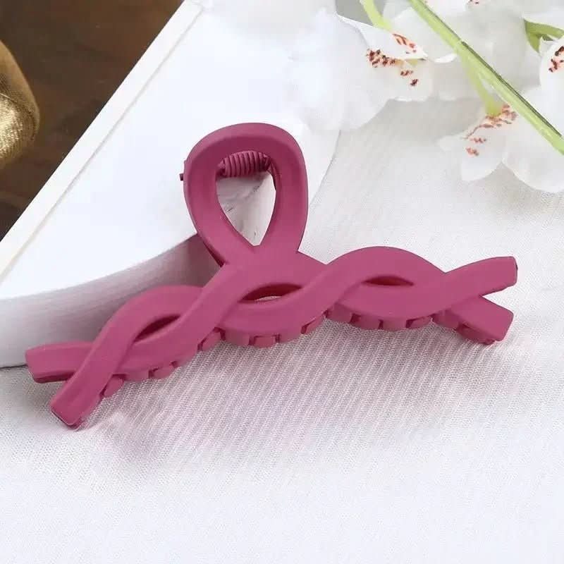 Skanto | Elegant Hair Clip with Strong Hold for All Hair Types