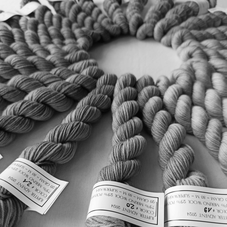 Skanto | WoolMagic – Advent Calendar with 24 Wool Surprises – For Knitting & Crochet Enthusiasts