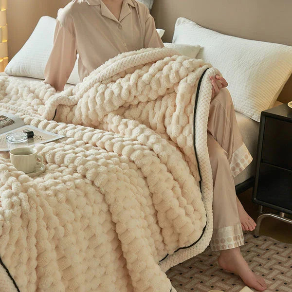 Ultra-soft cuddle blanket for ultimate comfort | Skanto