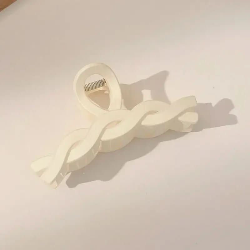 Skanto | Elegant Hair Clip with Strong Hold for All Hair Types