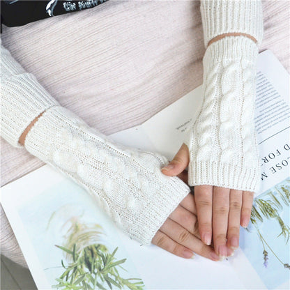Skanto | Stylish Woolen Mittens