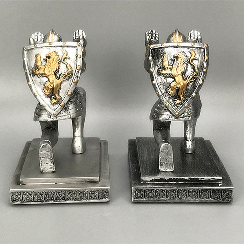 BowLift | knight pen holder