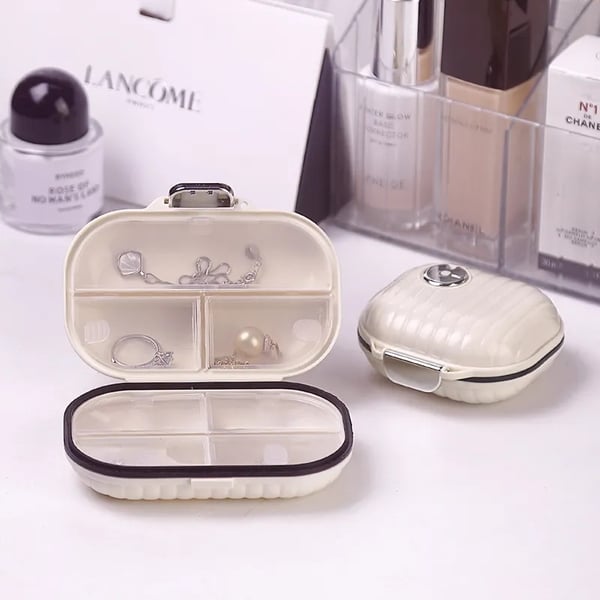Portable pill case for daily use