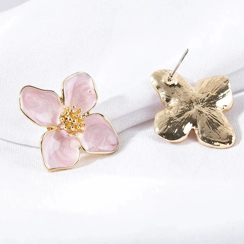 Brehn | Delicate floral hibiscus earrings