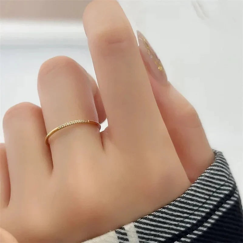 BowLift | Dainty Thin Speckled Diamond Ring
