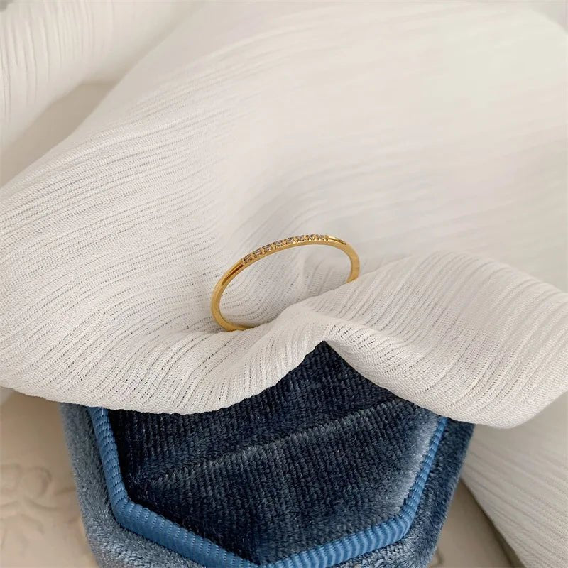 Skanto | Dainty Thin Speckled Diamond Ring