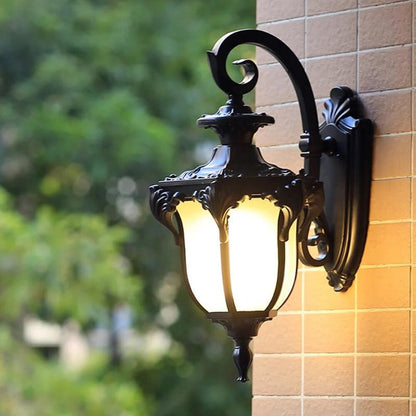 Vintage outdoor lamp – Perfect for elegant patios
