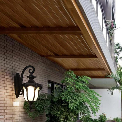 Vintage outdoor lamp – Perfect for elegant patios