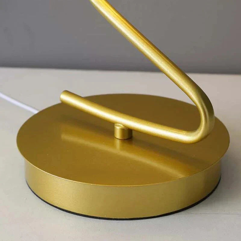 ButterflyLuxe - Elegant LED Table Lamp in Butterfly Design
