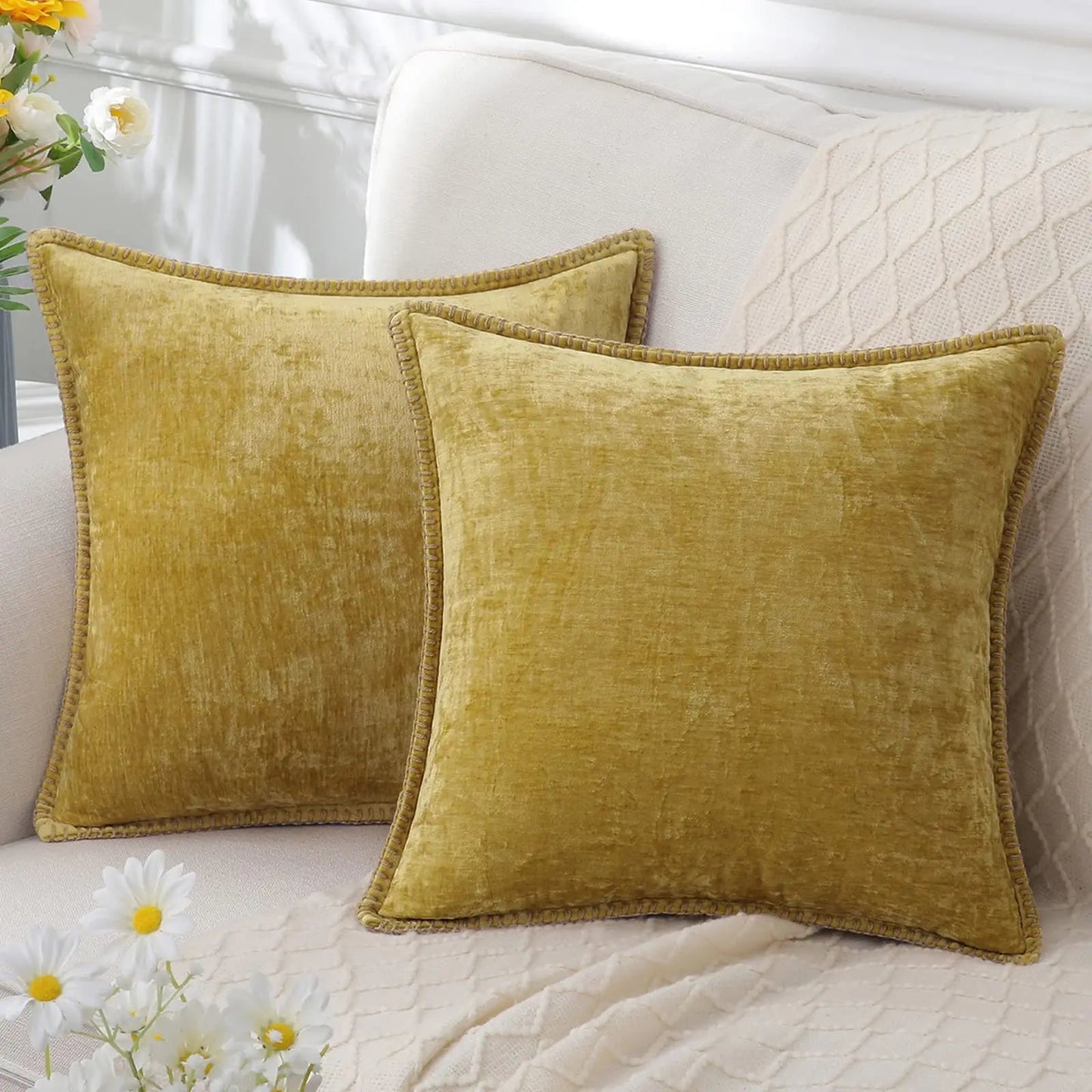 BowLift | Soft Chenille Velvet Throw Pillow Cover