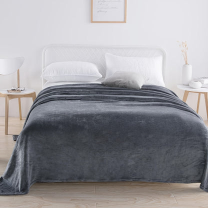 Luxurious flannel blanket for cozy home & travel