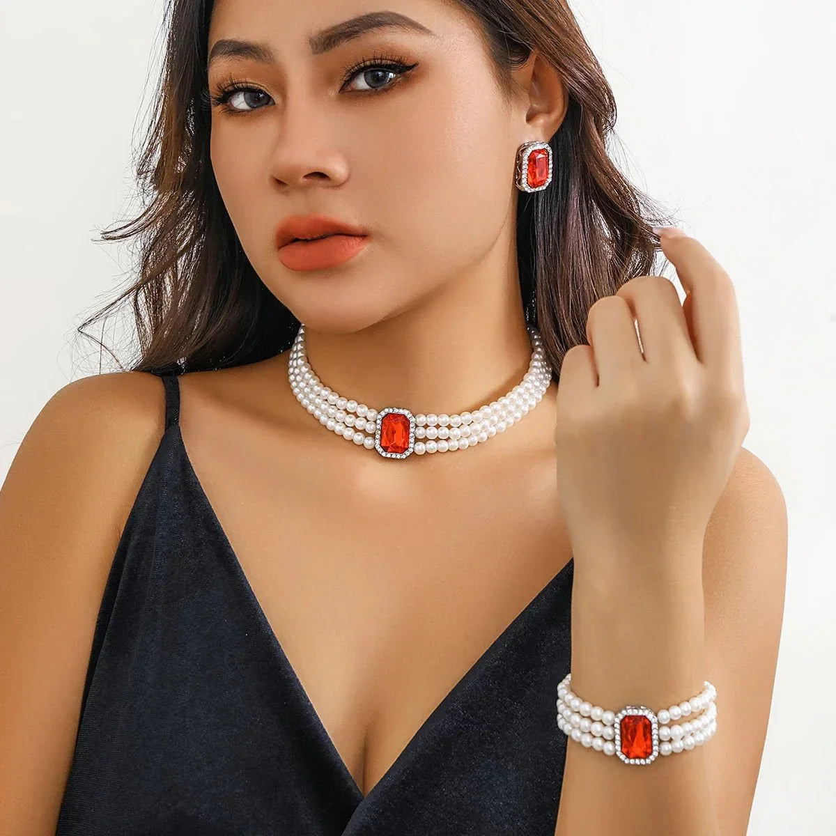Skanto | Elegant Pearl Diamond Jewelry, Bracelet and Earring Set