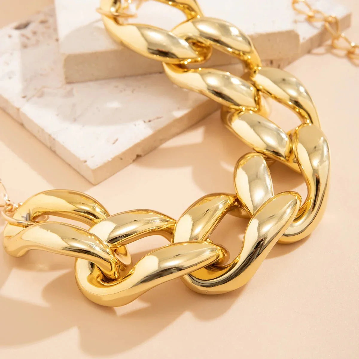 BowLift | Exaggerated Chunky Cuban Link Choker Necklace