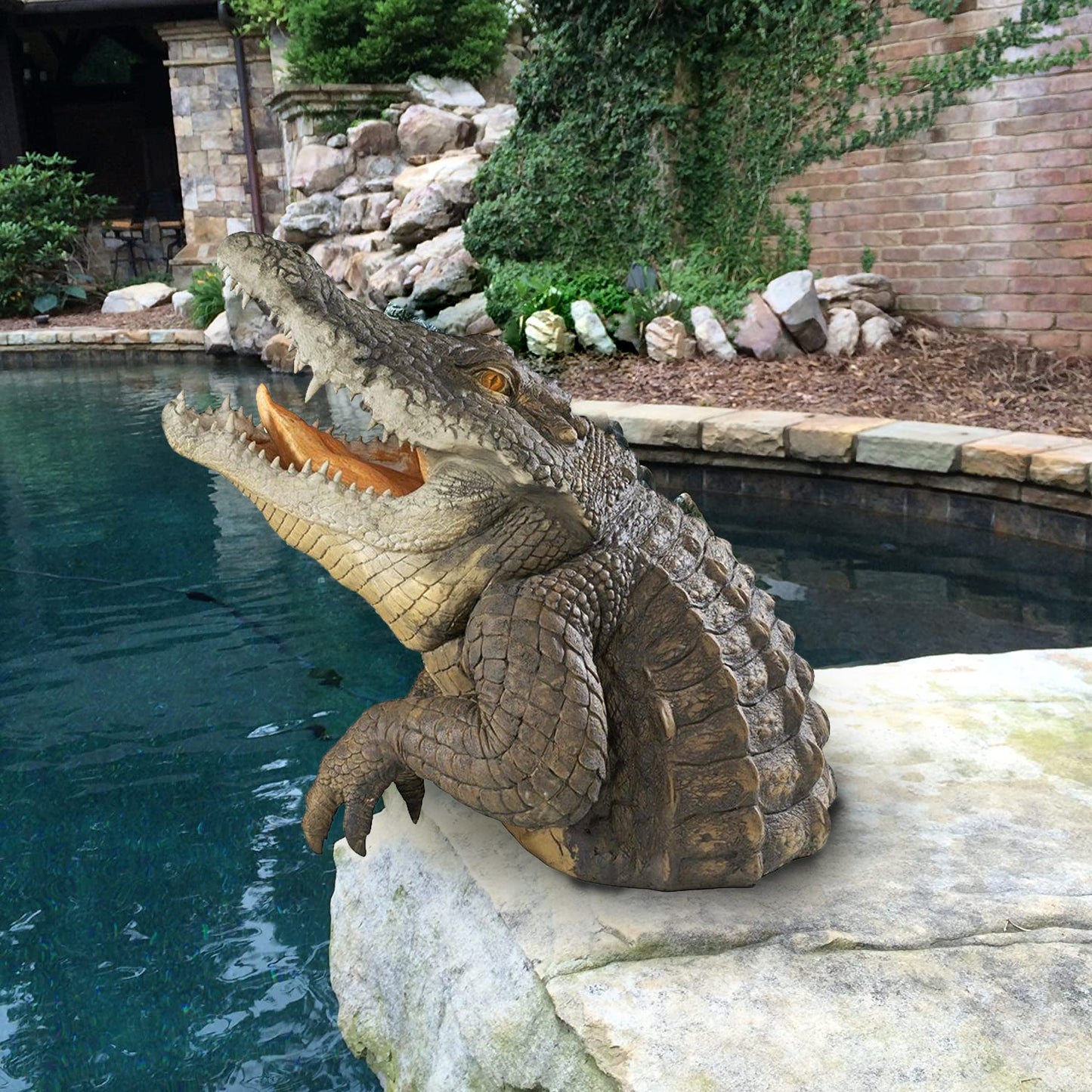 BowLift | Garden Swamp Gator Statue