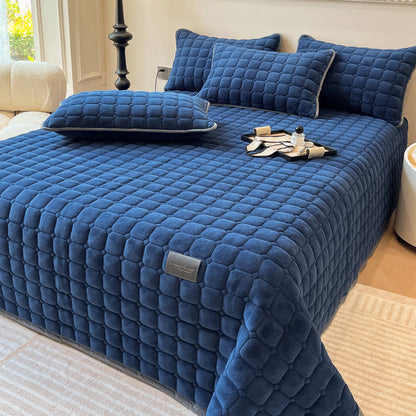 Skanto | Modern Soft Throw Blanket with Square Texture – Stylish Fluffy Bed and Sofa Cover