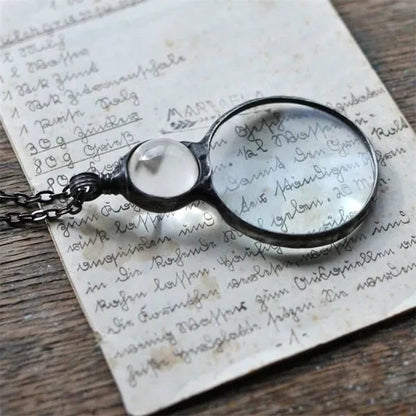 Skanto | Necklace with Magnifying Pendant