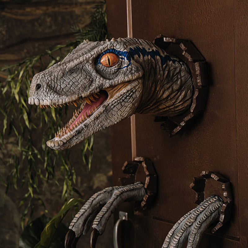 Skanto | Wall-Breaking Velociraptor Decoration
