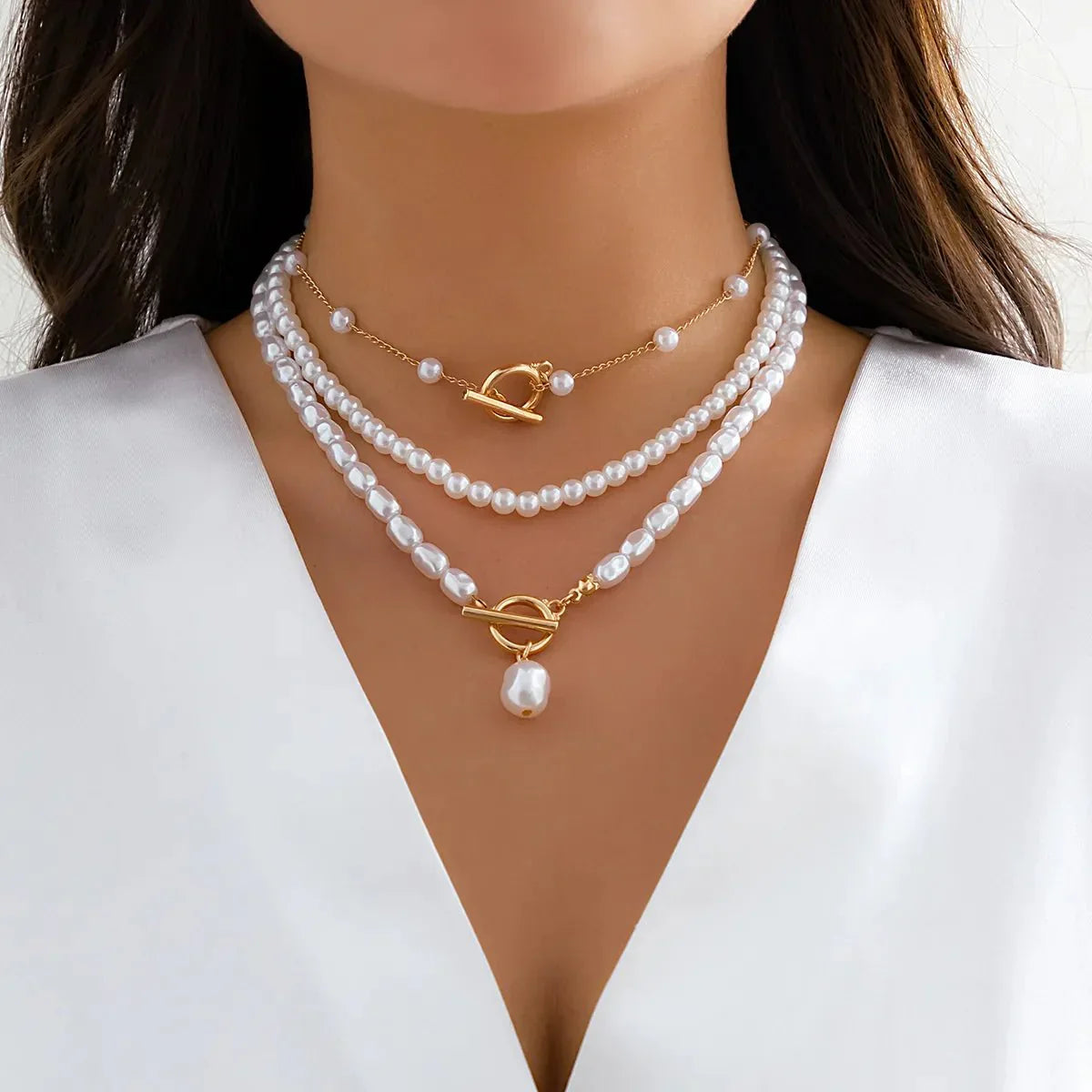 Brehn | Classic pearl necklace with layers of pearls