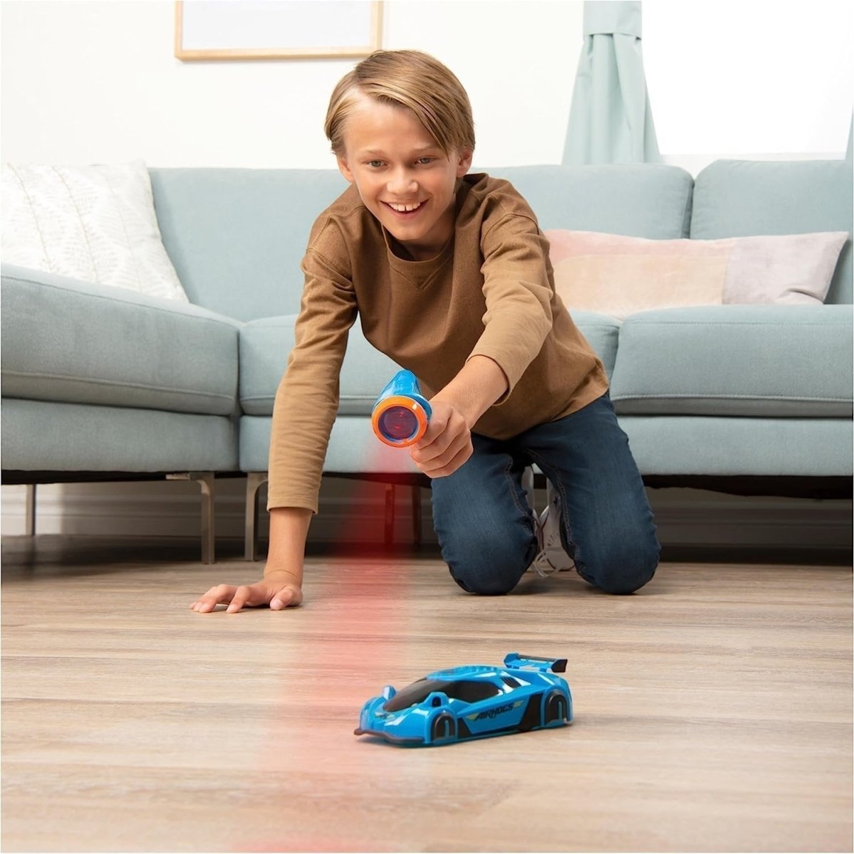 Skanto | GravityRacer – Laser-Guided Wall Climbing RC Car