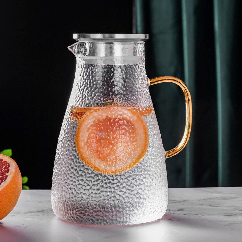 Versatile heat-resistant glass jug with elegant wooden lid