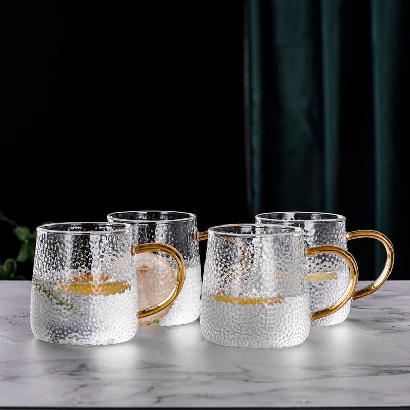 Versatile heat-resistant glass jug with elegant wooden lid