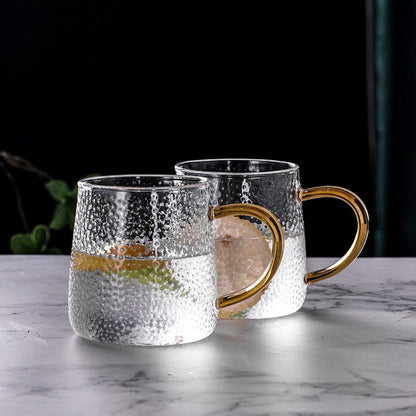 Versatile heat-resistant glass jug with elegant wooden lid
