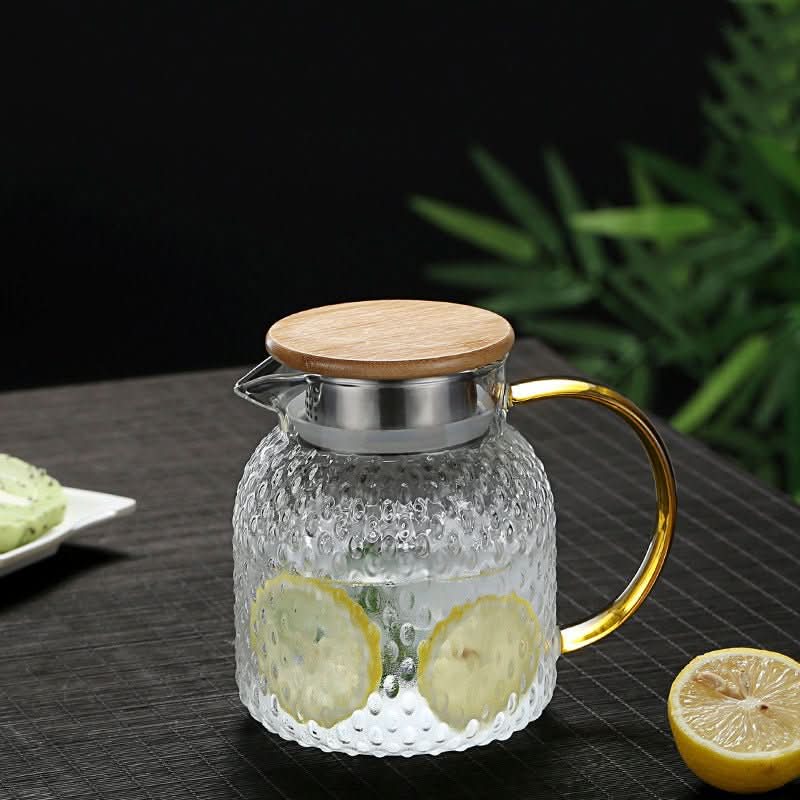 Heat-resistant glass jug with bamboo lid