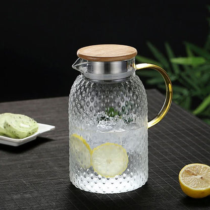 Heat-resistant glass jug with bamboo lid
