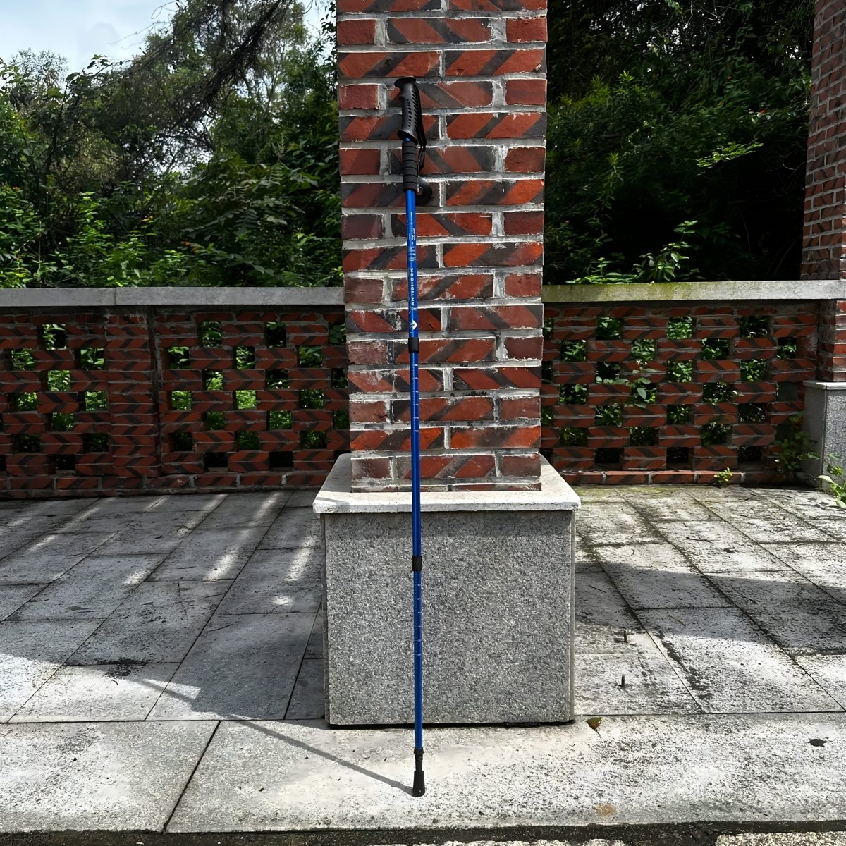 Skanto | HIKEMASTER PRO – Lightweight Adjustable Trekking Poles for Outdoor Adventures