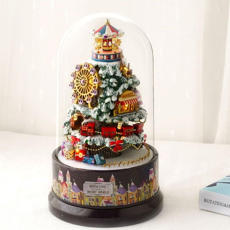 Skanto | Holiday Miniatures