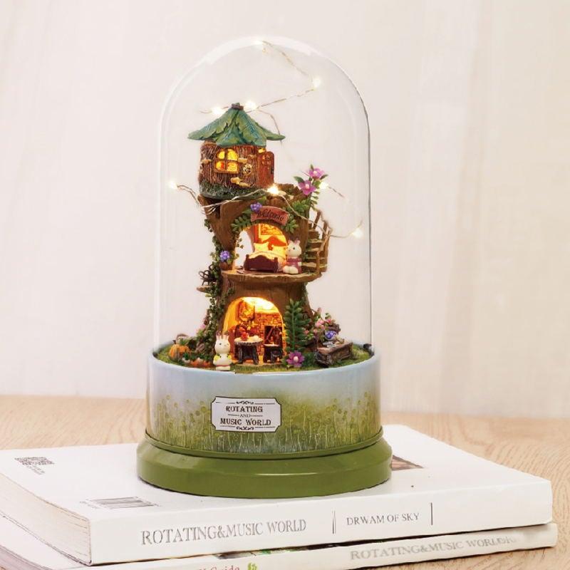 Skanto | Holiday Miniatures