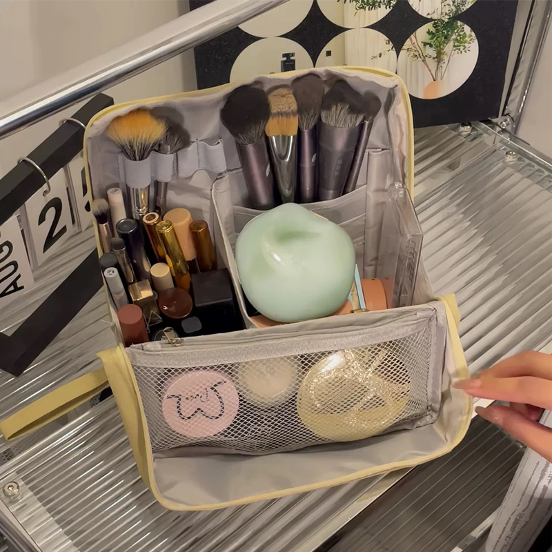 Skanto | Ultimate Travel Makeup Bag