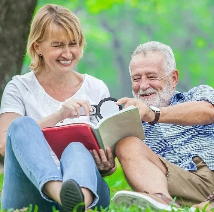 30x magnifying glass for seniors