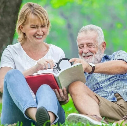 30x magnifying glass for seniors