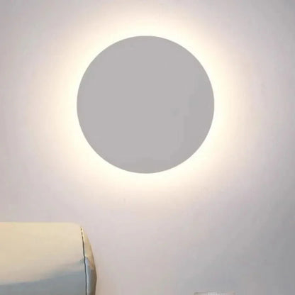 BowLift | Minimalist LED wall light in round or square, IP65